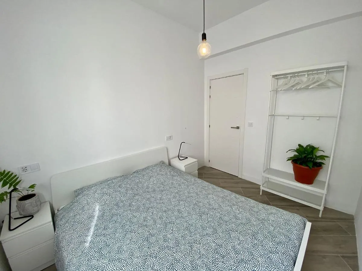 بيت ضيافة Room With Private Bathroom - Vivienda Vacacional Out Of Blue سانتا كروث ذي لا بال