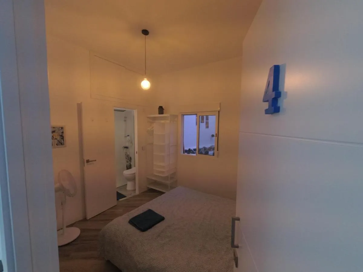بيت ضيافة Room With Private Bathroom - Vivienda Vacacional Out Of Blue سانتا كروث ذي لا بال