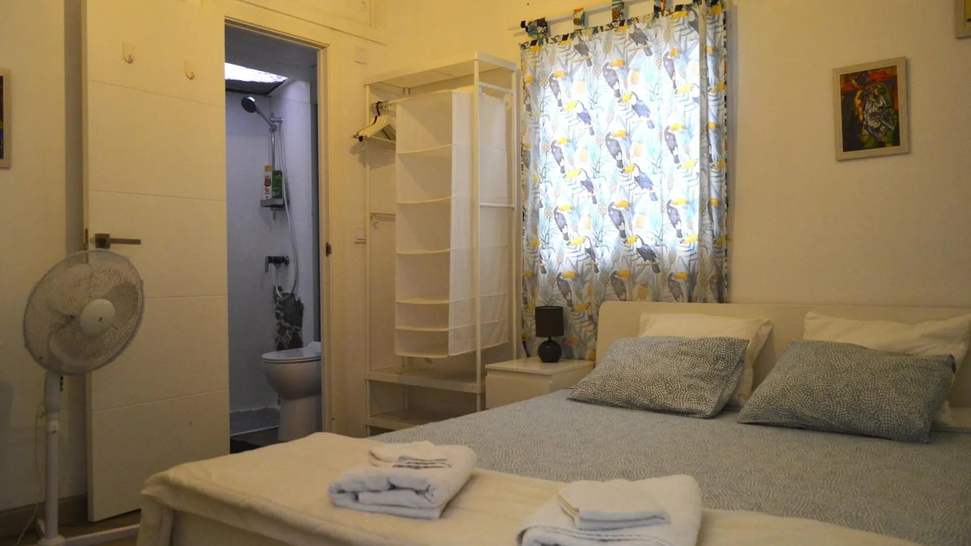 بيت ضيافة Room With Private Bathroom - Vivienda Vacacional Out Of Blue سانتا كروث ذي لا بال إسبانيا